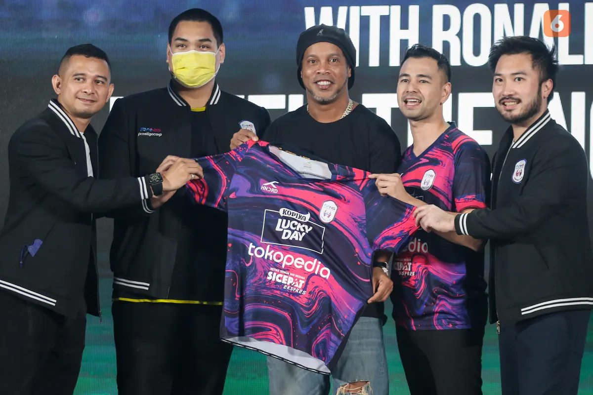 Grand Launching Jersey Rans Nusantara FC Bersama Ronaldinho