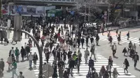 Shibuya Crossing sudah lama dikenal sebagai tempat penyeberangan pejalan kaki paling sibuk di Jepang, bahkan di dunia. (Liputan6.com/Edu Krisnadefa)