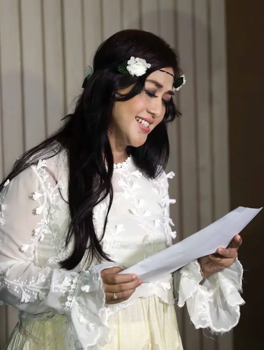 Sebagai aktris yang telah lama malang melintang di dunia peran, ia tidak pernah menargetkan untuk mendapatkan penghargaan. Yang paling penting baginya adalah, berkarya tanpa pamrih. (Nurwahyunan/Bintang.com)