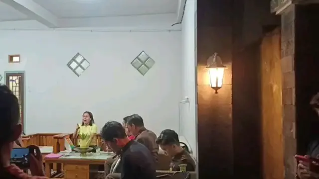 Kejaksaan Tinggi menggeledah tiga kantor perusahaan tambang di Kendari, yakni PT Antam, PT Lawu dan PT KKP.(Liputan6.com/Ahmad Akbar Fua)
