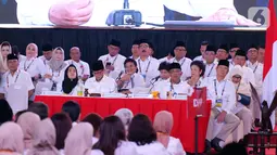 Sejumlah kader Partai Gerindra saat menghadiri Rapimnas dan Apel Kader Partai Gerindra di Hambalang, Kabupaten Bogor, Jawa Barat, Rabu (16/10/2019). Agenda kedua, pandangan umum daerah yang diwakili lima zona wilayah. (Liputan6.com/Herman Zakharia)