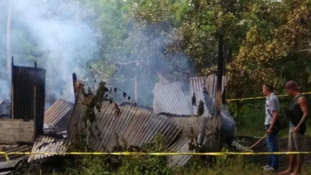 Rumah terbakar