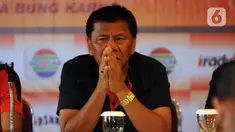 Sejumlah klub yang pernah Benny Dollo tangani seperti Pelita Jaya, Persita Tangerang, Persitara Jakarta Utara, Persma Manado, Arema Malang, Persija Jakarta, Mitra Kukar, dan Sriwijaya FC. (Liputan6.com/Helmi Fithriansyah)