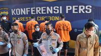 Kapolresta Cirebon Kombes Pol Arif Budiman memimpin langsung gelaran ekspose penangkapan geng motor yang menganiaya korban. Foto (Istimewa)