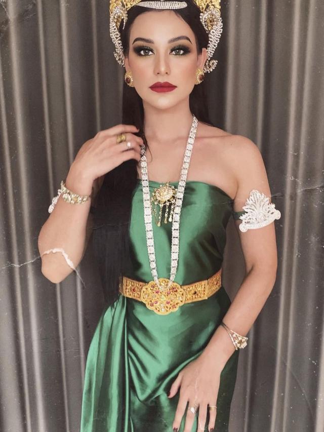 6 Gaya Pemotretan Nora Alexandra Bertema Nyi Roro Kidul, Bikin Pangling