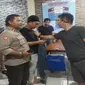 Seorang pria bernama Haerul (30) mengaku polisi gadungan di Makassar dan kelabui sang istri selama lima tahun (Foto: Istimewa)