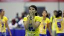 Pevoli putri Jawa Barat, Yolla Yuliana memberi salam usai laga melawan Kalimantan Timur di fase grup Y PON XIX Jabar di Gelora Sabilulungan, Kab Bandung, Rabu (21/9). Tim Jabar unggul tiga set (25-14, 25-16, 25-10). (Liputan6.com/Helmi Fithriansyah)