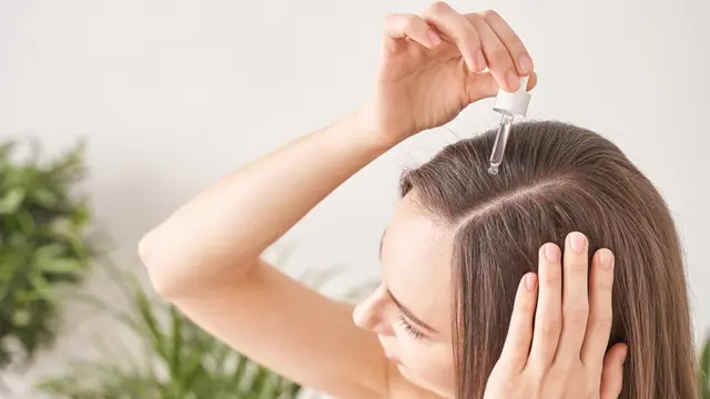 Cara Menumbuhkan Rambut Tipis Biar Lebih Lebat dan Sehat, Tanpa Perlu ke Salon Lho