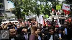 Ratusan aktivis GBI kembali melakukan aksi demonstrasi di PN Jakarta Pusat, Senin (28/3). Aksi sebagai bentuk solidaritas terhadap 23 aktivis buruh, dua pengacara publik dan satu mahasiswa yang menjalani persidangan perdana. (Liputan6.com/Faizal Fanani)