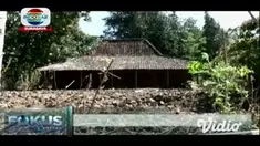 Telaga Sarangan di Kabupaten Magetan, Jawa Timur mengalami penyusutan debit air saat musim kemarau ini. Kondisi tersebut berdampak pada penurunan jumlah pengunjung objek wisata yang terletak di Kecamatan Plaosan, Magetan,