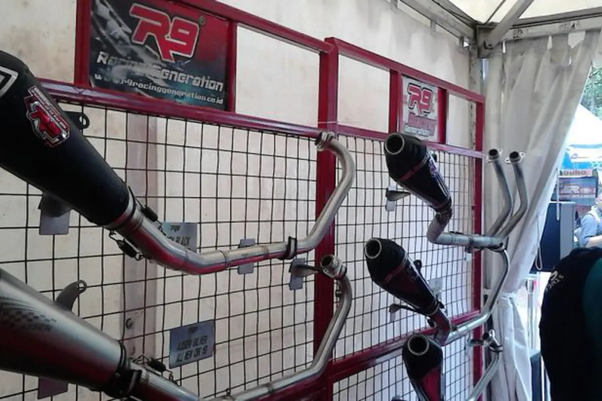 R9 Tawarkan Knalpot Racing untuk Motor Sport