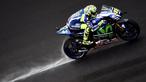 Yamaha tetap bisa berpesta pada akhir MotoGP 2016 meski Valentino Rossi dan Jorge Lorenzo tak pernah menang dalam 10 seri terakhir termasuk di seri terakhir MotoGP Malaysia (30/10/2016). (AFP/Manan Vatsyayana)