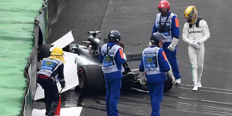 Tabrak Dinding Pembatas, Lewis Hamilton Gagal Finis di Kualifikasi F1 GP Brasil