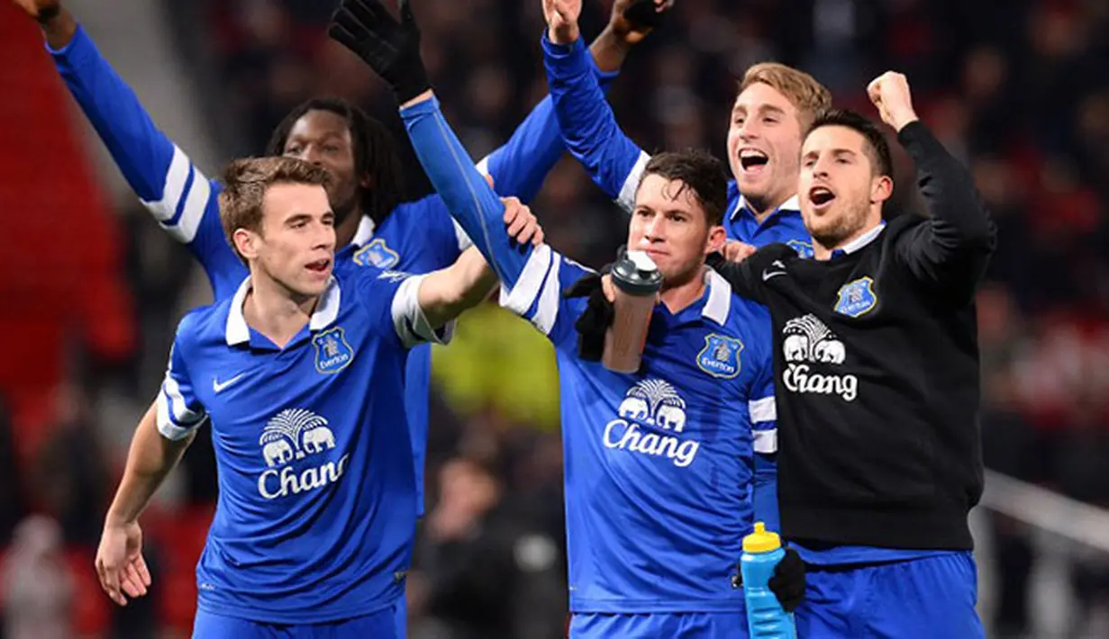 Untuk kali pertama sejak Agustus 1993, The Toffees pulang dari markasnya Manchester United dengan raihan tiga poin penuh. (AFP/Andrew Yatez)