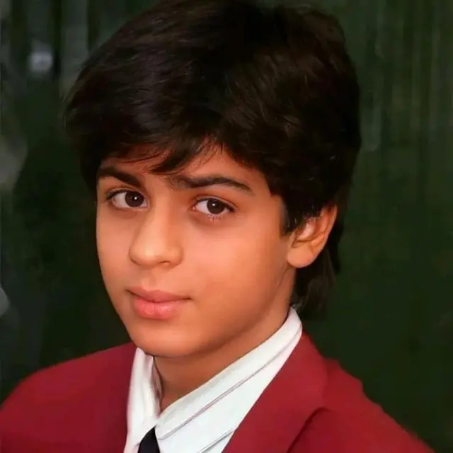 6 Transformasi Shah Rukh Khan dari Remaja Hingga Kekar di Usia 56 Tahun