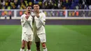 Pemain Al Nassr, Cristiano Ronaldo berpose bersama rekannya setelah mengalahkan Damac FC pada laga lanjutan Liga Arab Saudi di Prince Sultan bin Abdulaziz Sports City Stadium, Abha, Arab Saudi, Sabtu (25/2/2023) malam WIB. CR7 berhasil mencetak hattrick pada menit ke-18, 23', dan 44'. (Twitter/@AlNassrFC)