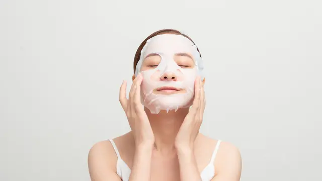 Rahasia Ciptakan Muka Glass Skin ala Selebriti Korea, Coba Sekarang!