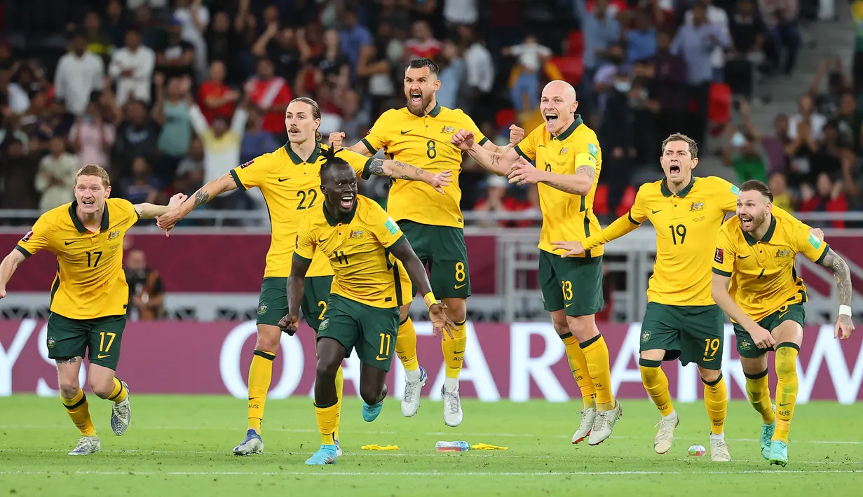 Bagi Timnas Australia, ini adalah untuk kelima kalinya secara beruntun lolos ke putaran final Piala Dunia. Dalam empat edisi sebelumnya, prestasi terbaik The Socceroos di turnamen elite antarnegara di dunia itu adalah pada 2006. (AFP/Karim Jaafar)