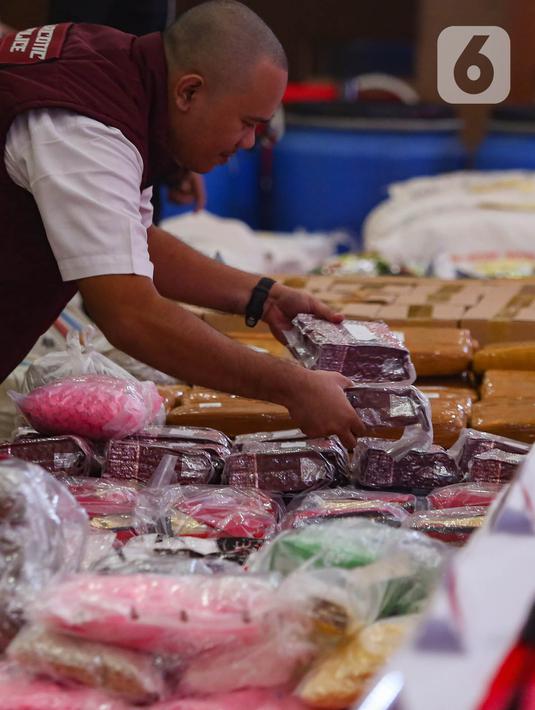 Ribuan kilogram narkoba telah disita. (merdeka.com/Arie Basuki)