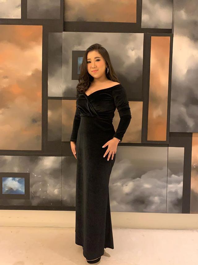 Dichat Langsung Nia Ramadhani, Ini 7 Penampilan Kece Kiky Saputri