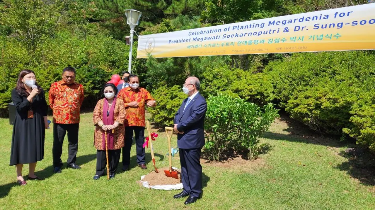 Presiden Kelima RI Prof.Dr.(HC) Megawati Soekarnoputri