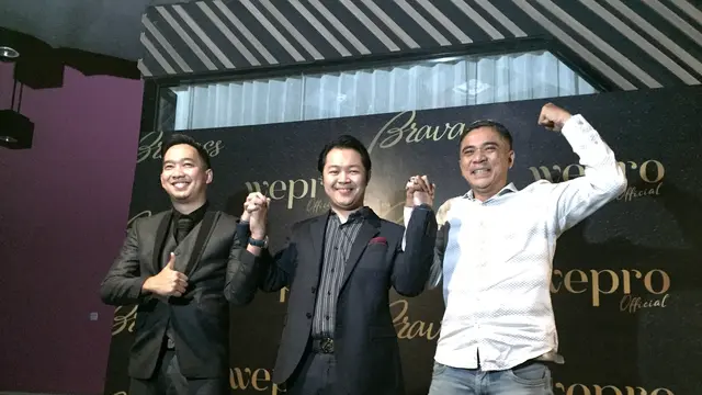 Ali Akbar dan kedua rekannya.