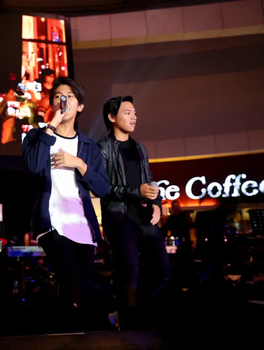 Gelar konser 3 Bintang Generasi pada 19 Maret 2016, CJR menjadi musisi termuda yang turut merayakan hari ulang tahun Bintang.com yang pertama. (Adrian Putra/Bintang.com)