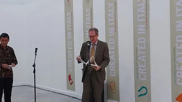 Pameran resmi dibuka oleh dubes Italia Benedetto Latteri di Galeri Nasional Indonesia Rabu (8/3/2023), (Liputan6.com/ Linda Sapira).