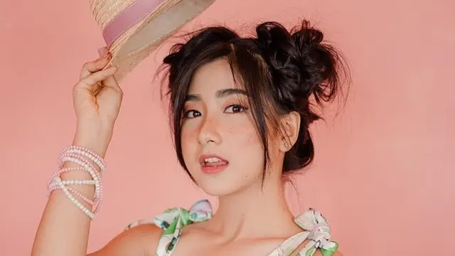 6 Potret Terbaru Banadhi Kurnia, Mantan Personel Cherrybelle yang Makin Memesona