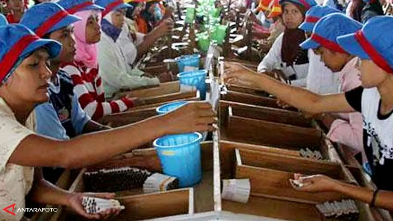 buruh-rokok-131207a.jpg