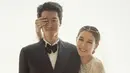 Pasangan yang menikah pada Mei 2017 itu cinlok saat mereka bermain dalam drama The Gentlemen of Wolgyesu Tailor Shop. (foto: allkpop.com)