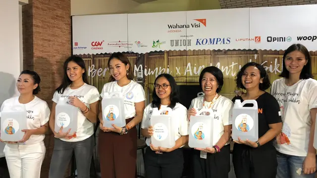 Beberapa publik figur terlibat kampanye penggalangan dana untuk anak-anak di Sikka, NTT (Foto: Nita Utami)