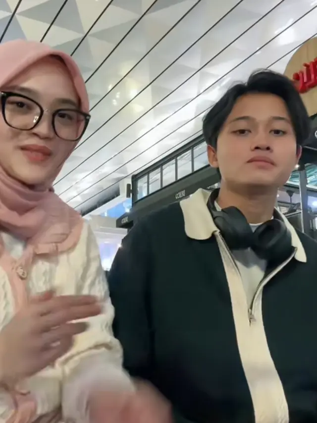 Sule dan Keluarga ke Luar Negeri