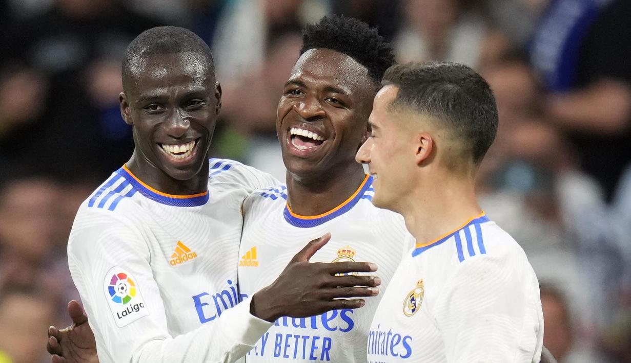Berkat hasil ini, Real Madrid yang sudah dipastikan menjadi juara, kini menambah raihan mereka menjadi 84 poin. Sementara itu, Levante semakin terbenam di dasar klasemen dengan jumlah 29 poin. (AP/Manu Fernandez)