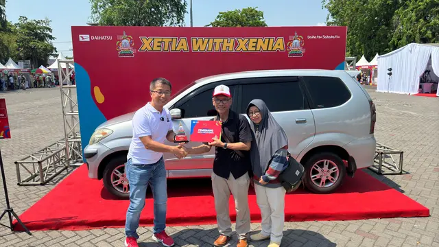 Digunakan 13 Tahun, Pemilik Ini Dapat Penghargaan Xetia With Xenia di Sidoarjo (Arief A/Liputan6.com)