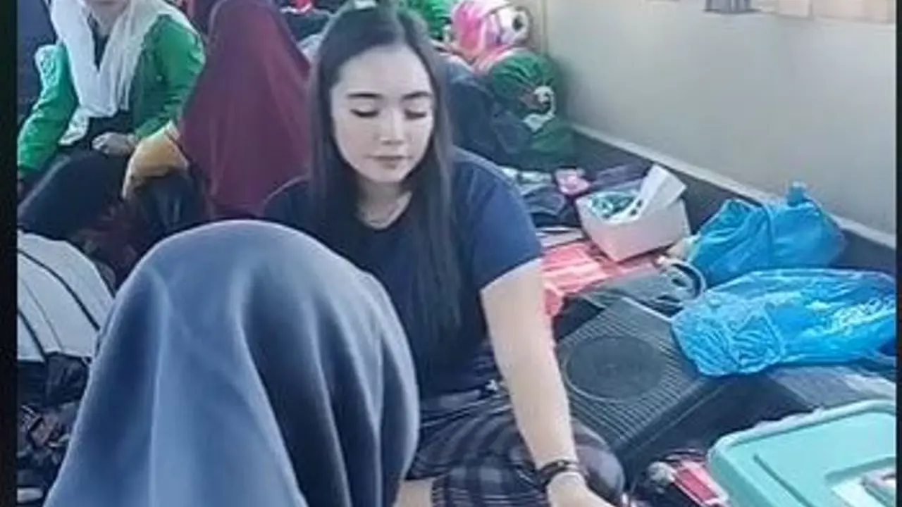Naik Bus Berasa di Rumah, Bisa Masak dan Ngopi Diiringi Organ Tunggal