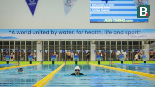 Eyang Kartini: Ayo Berenang!