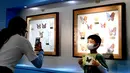 Orang-orang mengunjungi Museum Entomologi Shanghai di Shanghai, China timur (24/8/2020). Selama Festival Sains Shanghai yang berlangsung dari 23-29 Agustus, Museum Entomologi Shanghai akan menyuguhkan livestreaming tentang sains, pengalaman interaktif. (Xinhua/Zhang Jiansong)