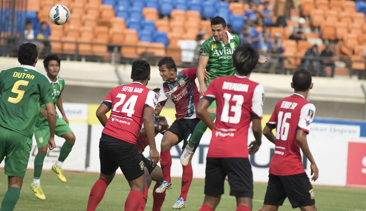 Aksi Pedro Javier dalam lanjutan Piala Presiden 2015 di Stadion Si Jalak Harupat, Bandung. Kamis (10/9/2015). (Bola.com/Vitalis Yogi Trisna)