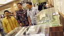 Ketum Pilars 93 Robby Budiansyah (kiri), Ketum KMPT Pramono Dewo, dan Project Director Grand Andika Kertajati PT PP Property Tbk Raja M.L Tobing usai diskusi 'Tahapan dan Regulasi yang Harus Diikuti Sebelum Melakukan Usaha di Bidang Properti' di Jakarta, Sabtu (14/9/2019). (Liputan6.com/JohanTallo)