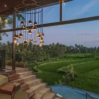 Punya rencana untuk menghabiskan waktu bersama orang tersayang maupun keluarga? Kamu bisa menginap di airbnb keren yang berlokasi di Bali (Foto: Official Release Maverick Indonesia)