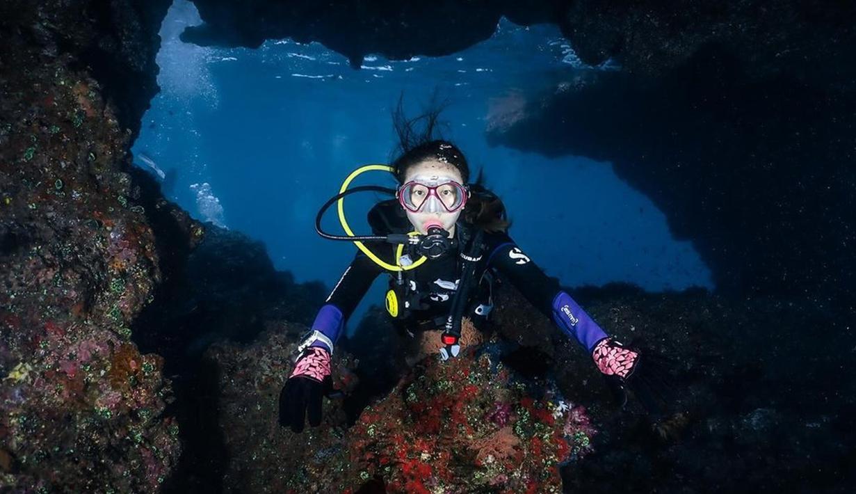 <p>Melalui akun Instagram, Natasha Wilona tampak membagikan momen saat liburan di Raja Ampat. Tentu saja, dirinya tak melewatkan waktu untuk menikmati keindahan pantai yang ada. (Liputan6.com/IG/@natashawilona12)</p>