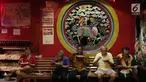 Warga menyantap makanan berbuka puasa di Vihara Dharma Bakti di kawasan Petak Sembilan, Jakarta, Jumat (10/5/2019). Kegiatan ini rutin dilakukan komunitas muslim Tionghoa-Indonesia selama bulan Ramadan. (Liputan6.com/Helmi Fithriansyah)
