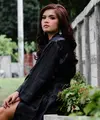 Kepribadian Cewek yang Suka Koleksi Baju Serba Hitam/Photo by Mike Jumapao on Unsplash