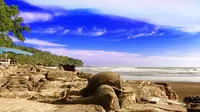 Air Manis, pantai memesona yang masih tinggalkan misteri legenda Malin Kundang.