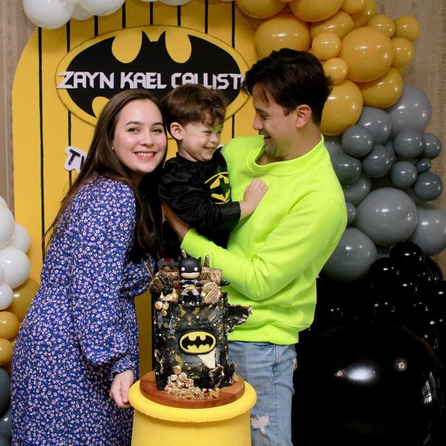 6 Momen Seru Putra Lucky Perdana dan Lidi Brugman yang Bertema Batman