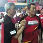 Cristian Hadinata bertemu dengan Ade Chandra di Audisi Umum Djarum Beasiswa Bulutangkis 2016 di Kota Cirebon (Achmad Yustiawan/Liputan6.com)