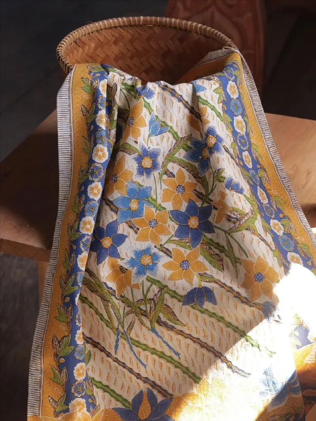 1. Sejarah Batik : Dari Kain hingga Pakaian Modern