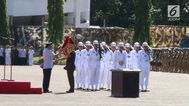 Marsekal TNI Hadi Tjahjanto resmi menjabat Panglima TNI setelah prosesi serah terima dilaksanakan tadi pagi.
