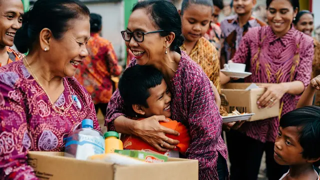 Kegiatan Arisan Produktif Selain Kumpul dan Makan (Foto: Reve.com)